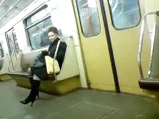 Hond drukke hindi heroine sexy publiek naaktvideo stel zichzelf voor aan de dealer voor geld