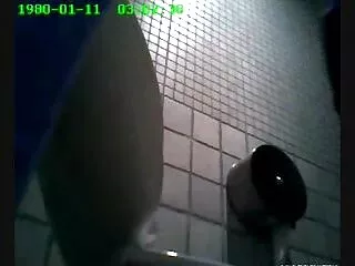 Mooie blonde sexy toilet spy bf bhojpuri mein met een perfecte vorm